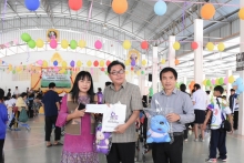 สถานีวิทยุโทรทัศน์แห่งประเทศไทย จังหวัดขอนแก่น มอบของรางวัล ขนม และเงินสนับสนุนการศึกษา ในโอกาสวันเด็กแห่งชาติ