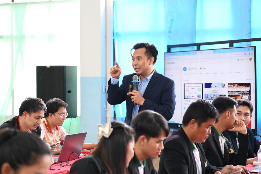 วันที่ 31 มีนาคม 2568 การอบรมการประยกต์ใช้เทคโนโลยีปัญญญาประดิษฐ์ AI ในงานทางการศึกษาสำหรับครูผู้สอน ของสถานศึกษาสังกัดสำนักบริหารงานการศึกษาพิเศษ กลุ่ม 3 ณ โรงเรียนศรีสังวาลย์ขอนแก่น
ขอขอบคุณ ผศ.ดร.นิวัฒน์ ศรีสวัสดิ์ อาจารย์ประจำสาขาวิชาการศึกษาคณิตศาสตร์ วิทยาศาสตร์ และคอมพิวเตอร์ คณะศึกษาศาสตร์ มหาวิทยาลัยขอนแก่น และนายกสมาคม Digital Education and Learning Engineering ในการเป็นวิทยากรในการอบรมในครั้งนี้
รูปภาพเพิ่มเติม https://drive.google.com/.../1jNRjhVdh3N6m9L...